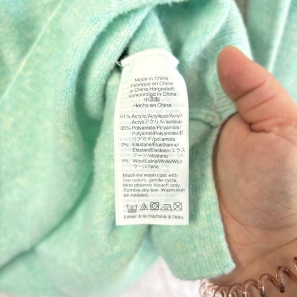 J. Crew Mint Green Crew Neck Long Sleeve Preppy Pastel Easter Sweater Small - Picture 4 of 6